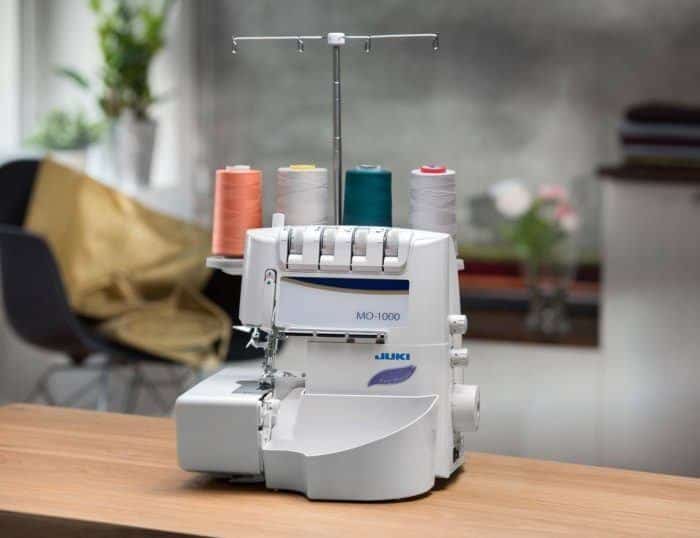 Luxja Étui pour surjeteuse pour la plupart des machines à overlock standard, sac pour surjeteuse avec poches de rangement pour accessoires (conception brevetée), Gris, Moderne Luxja Étui pour surjeteuse pour la plupart des machines à overlock standard, sac pour surjeteuse avec poches de rangement pour accessoires (conception brevetée), Gris, Moderne